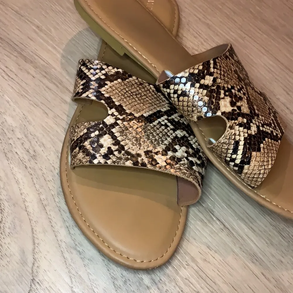 West Loop -  snake print sandals in size 9/10 - Image 4