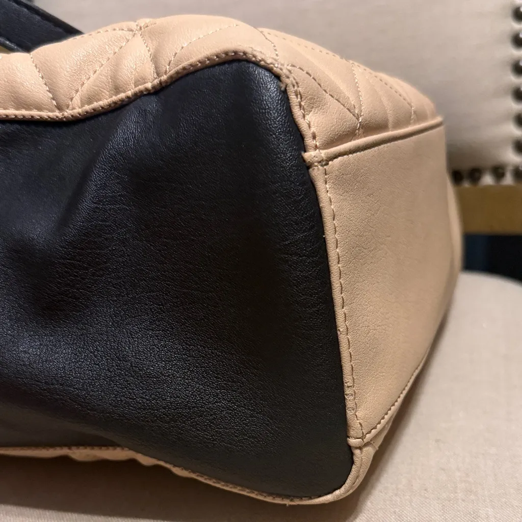 Jessica Simpson Black and Tan Quilted Tote - Image 11