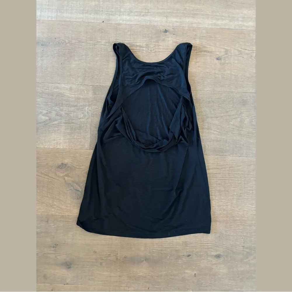 beyond yoga black sheer draped open cutout back tank top - Image 2