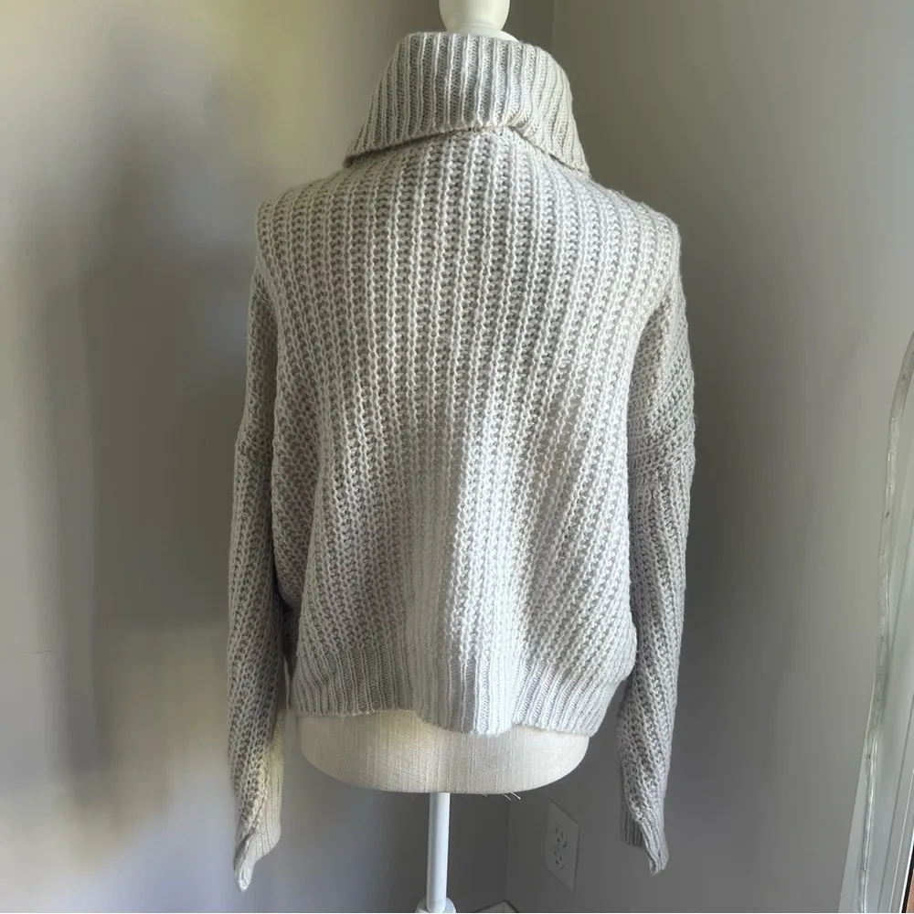 CLOTH by RD Pullover Cowl Neck Silver Cloud Women's Sweater Size Medium - Image 3