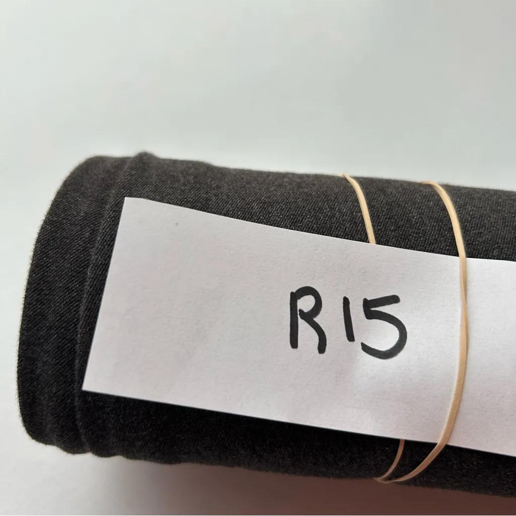 Stylish Black Cropped Pants - Image 10