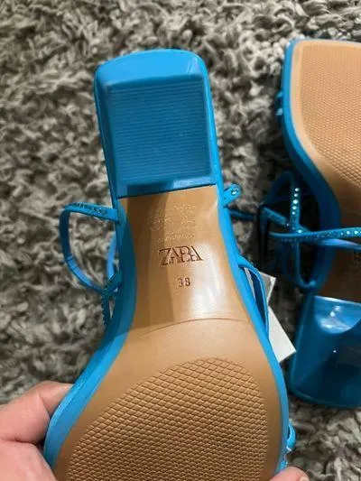 NWT  Sparkly Sandals - Image 8