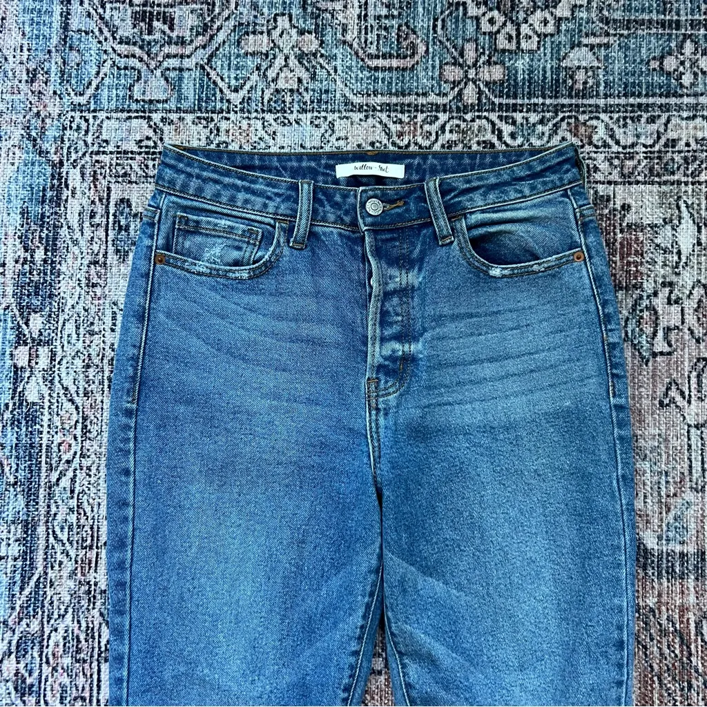 Willow & Root The Mom Fit Distressed Blue Jeans Size 28 - Image 4