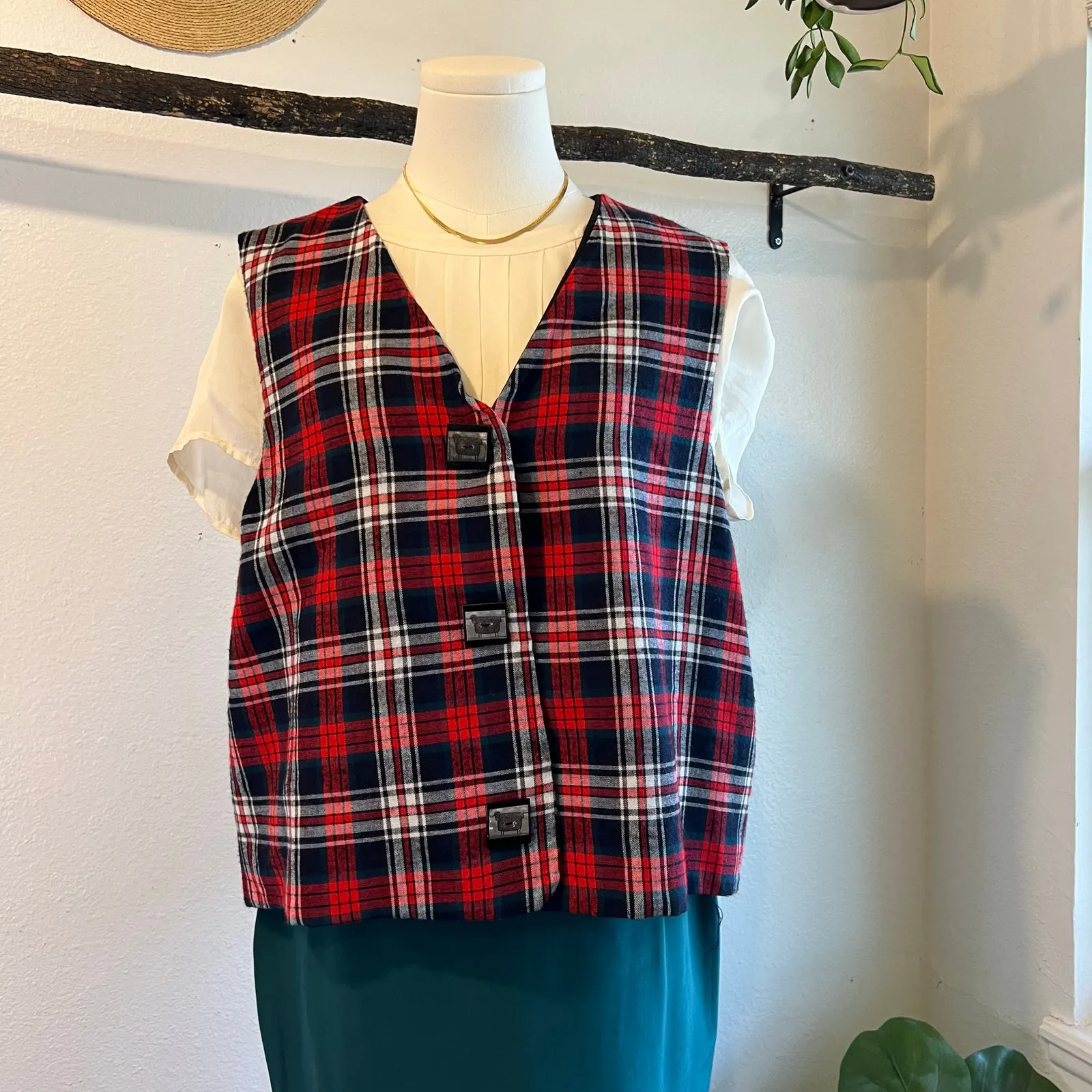 Handmade Cotton Flannel Sheep Buttons Water Tower Patchwork Vest Size M/L - Image 7