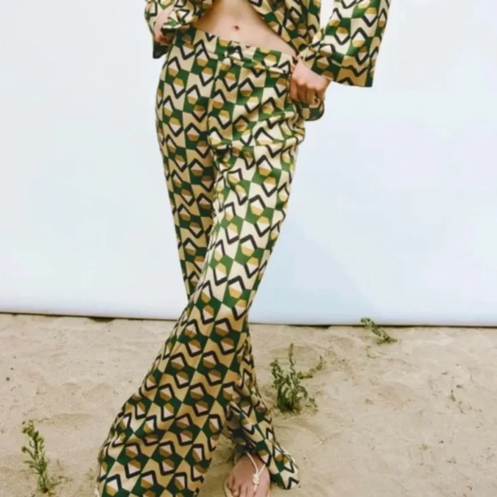 ZARA Geometric Print Wide Leg The Safia Satin Pant Green Black‎ Size Medium - Image 15