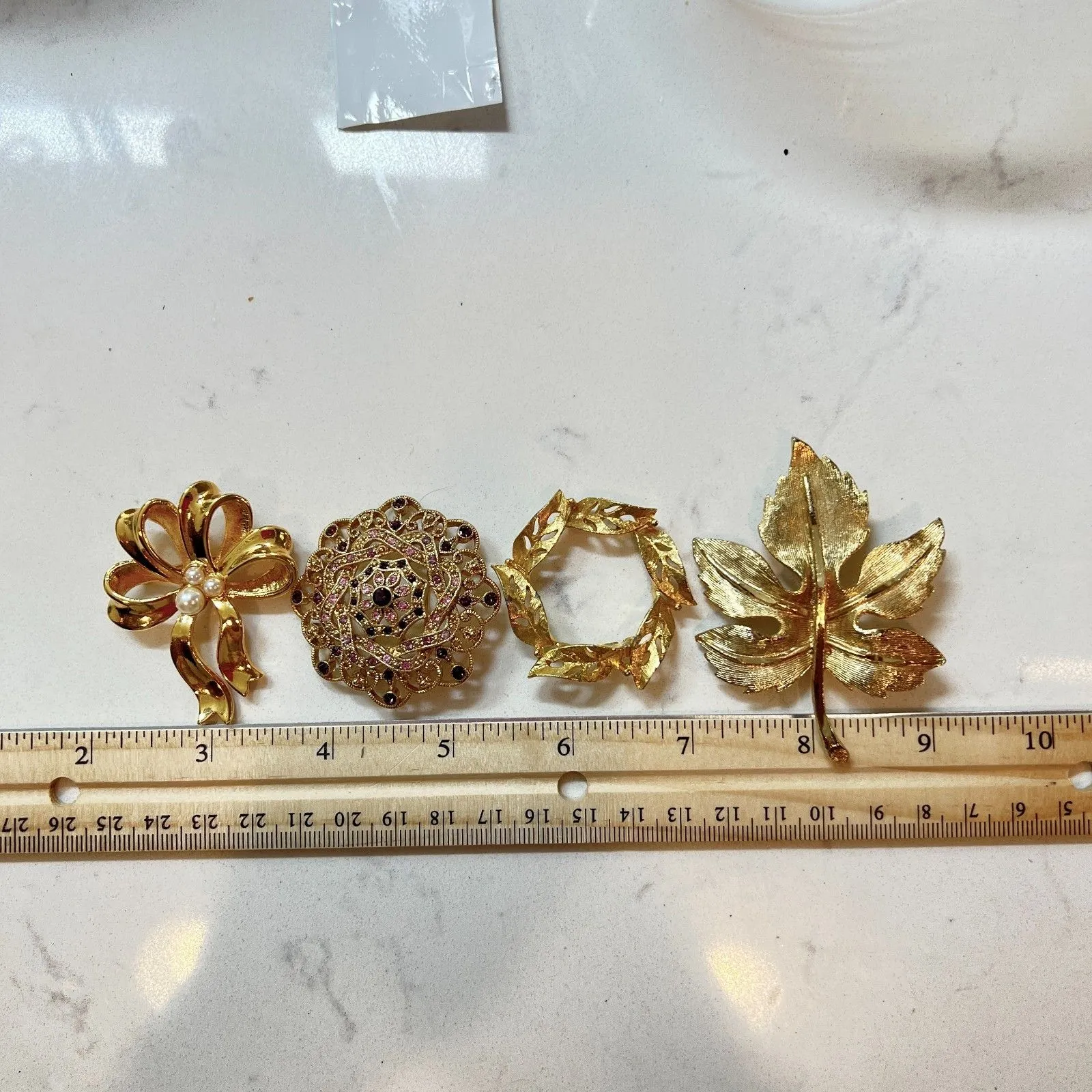vtg Brooch Pins Lot Of 4 Gold Tone circle, leaf, round, bow - Image 12