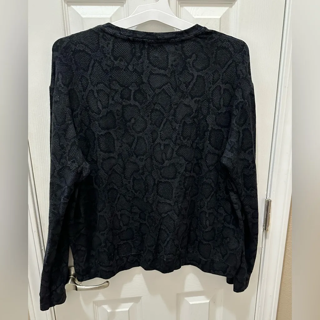 Sundry  varsity python pullover sweatshirt size Medium (2) black gray - Image 3