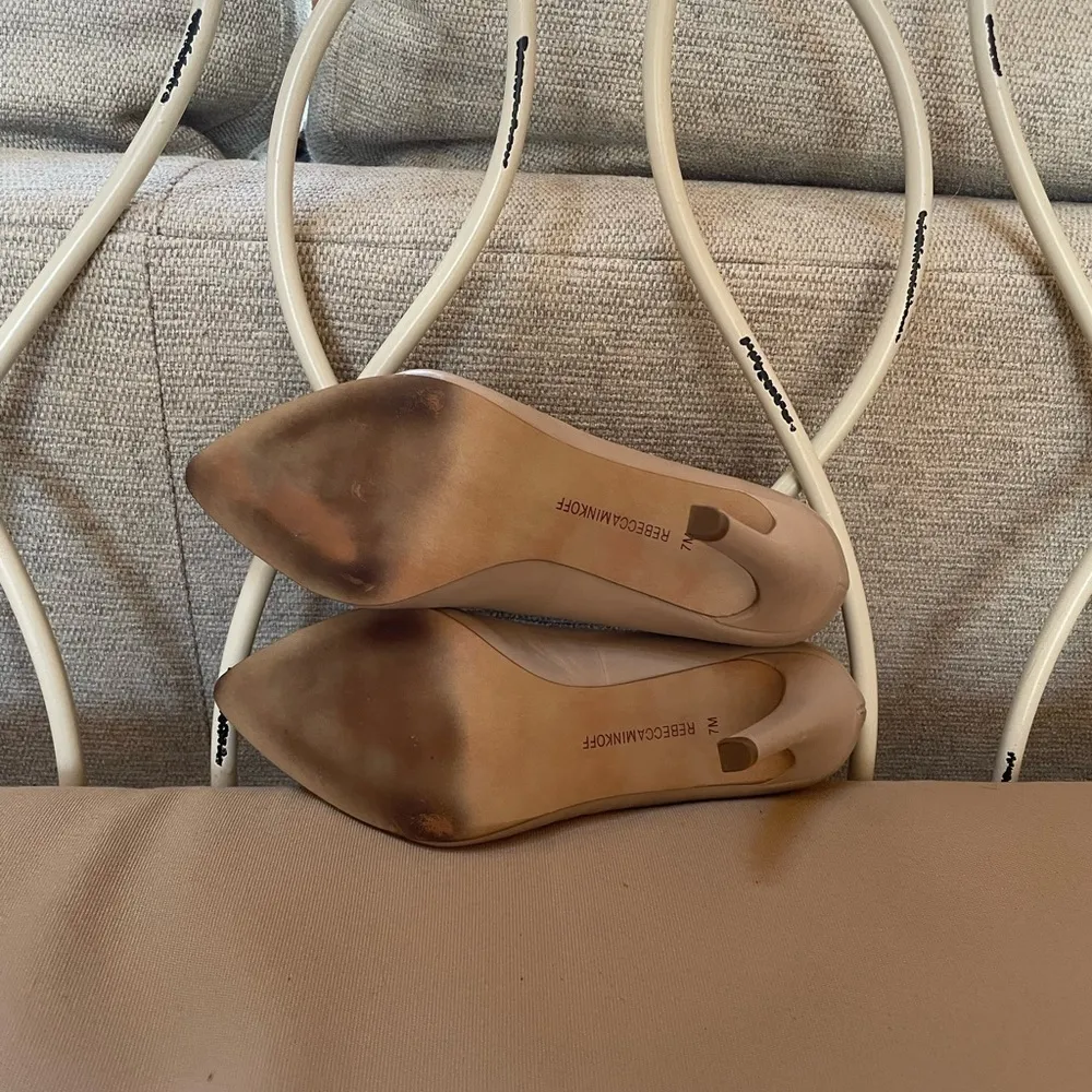 Rebecca Minkoff Hailey Leather Dress Pump‎ in Taupe Size 7 - Image 3