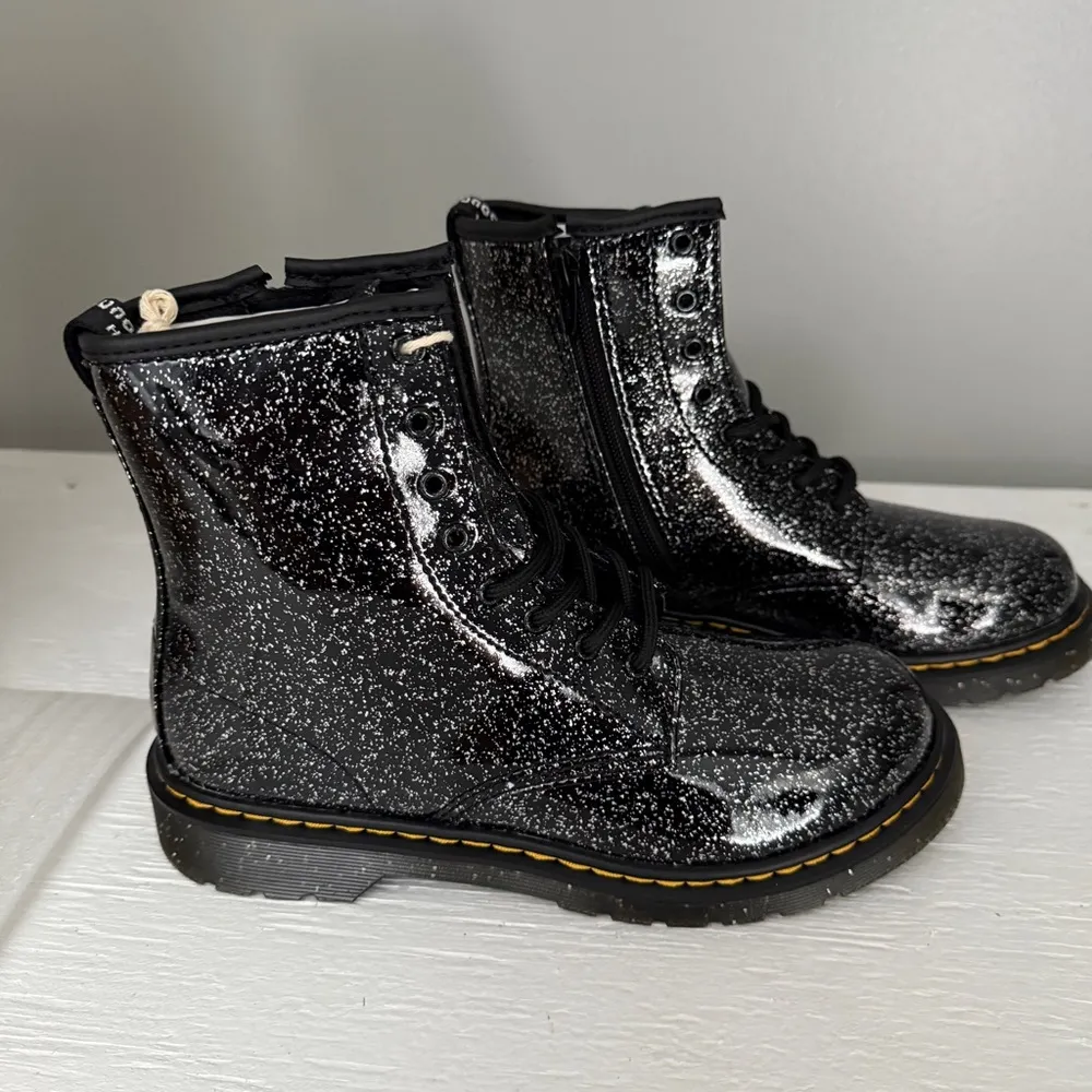 Doc Dr. Martens Cosmic Glitter Core Kids US 6 EU 37 Black 1460 Boots NIB - Image 4