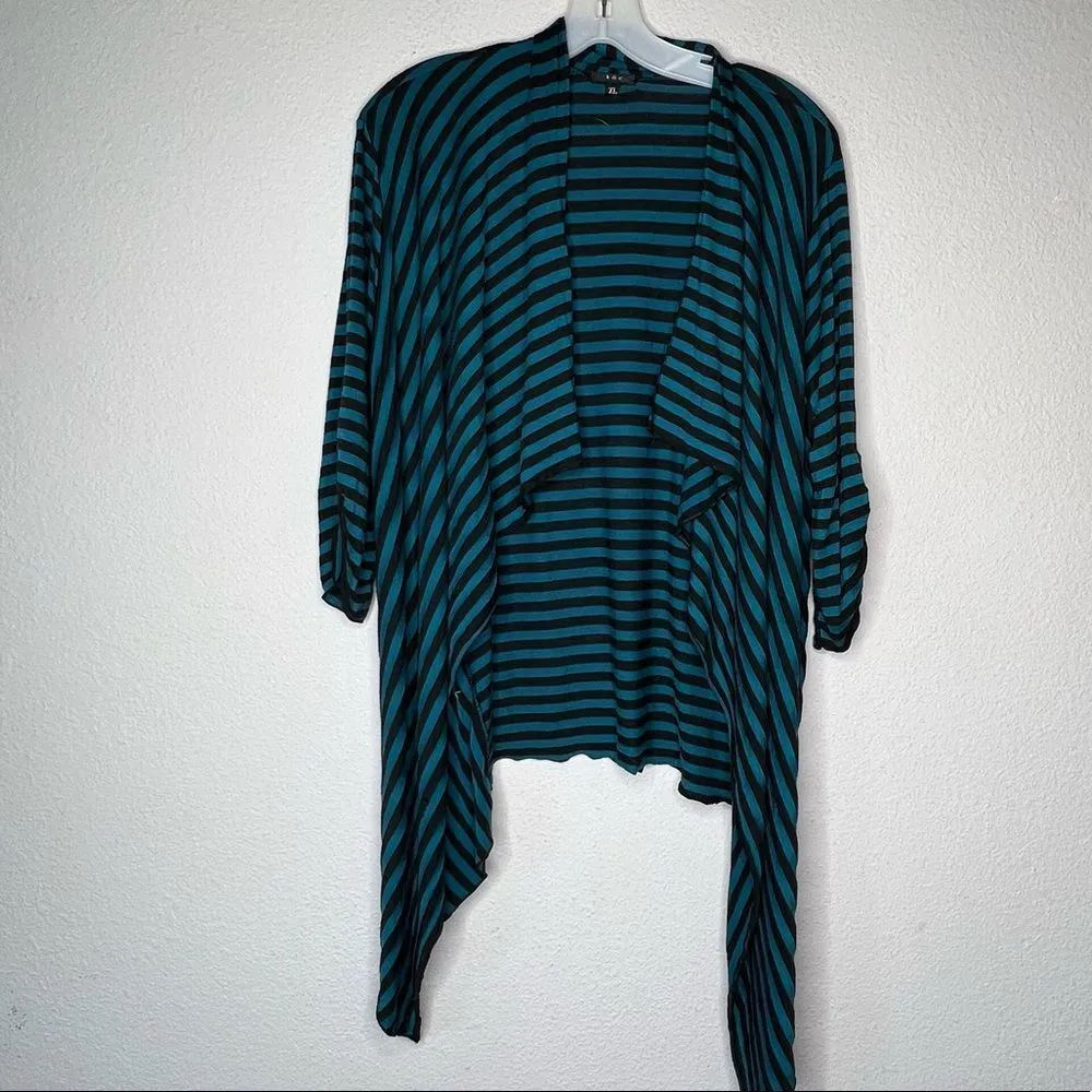 K & C Striped‎ Cover - Image 3