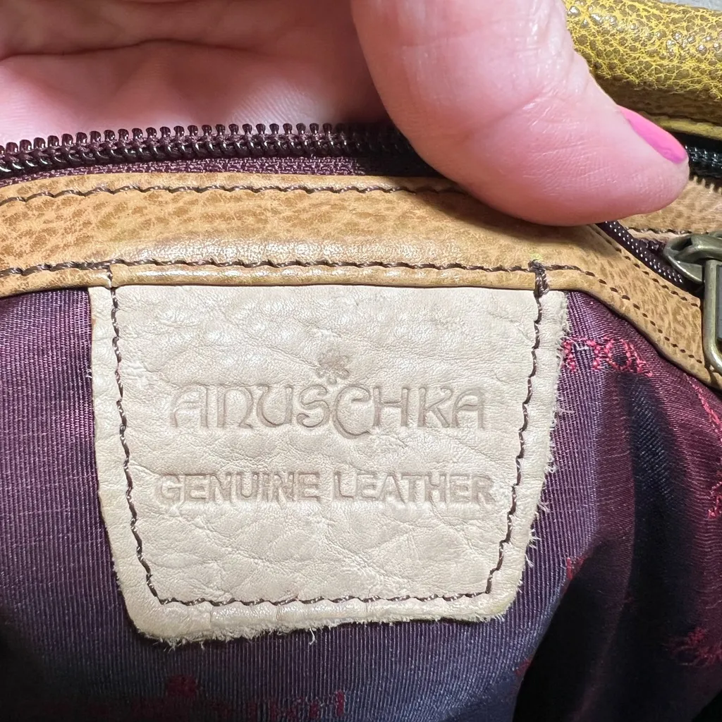 🌸 Anuschka Hand-Painted Leather Crossbody – Butterflies & Nature Print + wallet - Image 6