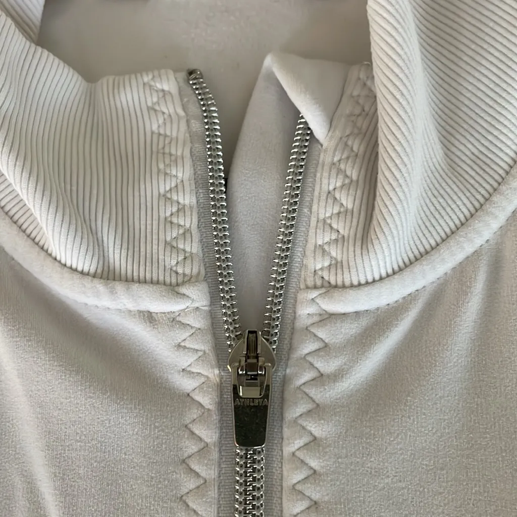 ATHLETA Shanti Salutation Jacket in Powervita Zippered Fitted in White Size L - Image 10