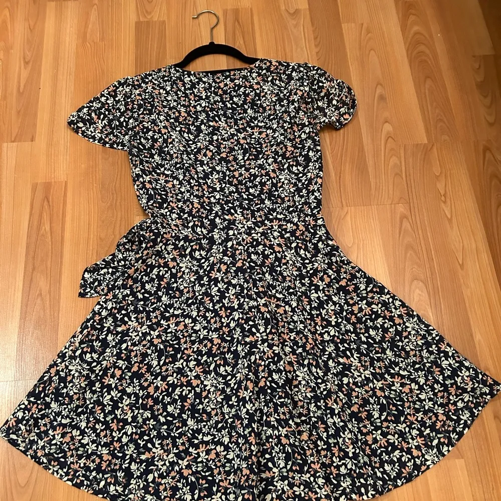 Floral Print Wrap Dress - Image 5