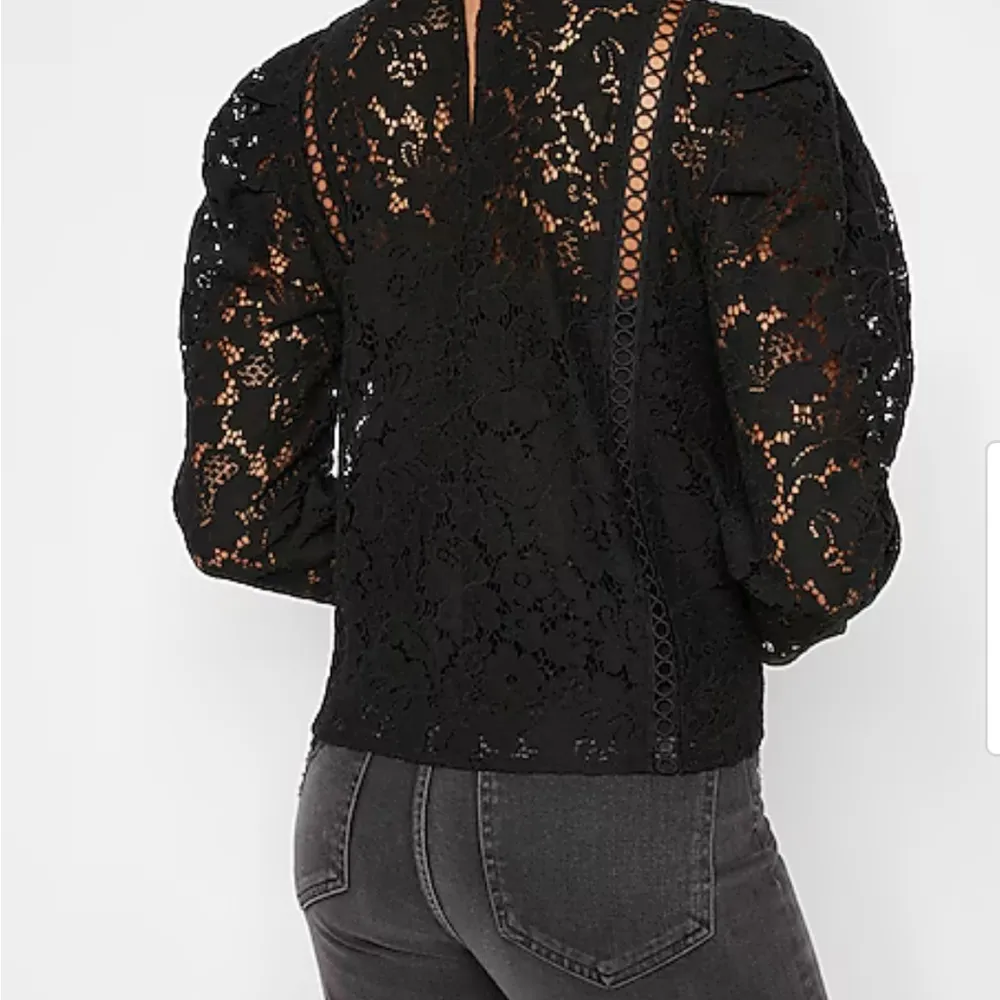 Express Black Medium NWT Lace Puff Sleeve Top Blouse - Image 3