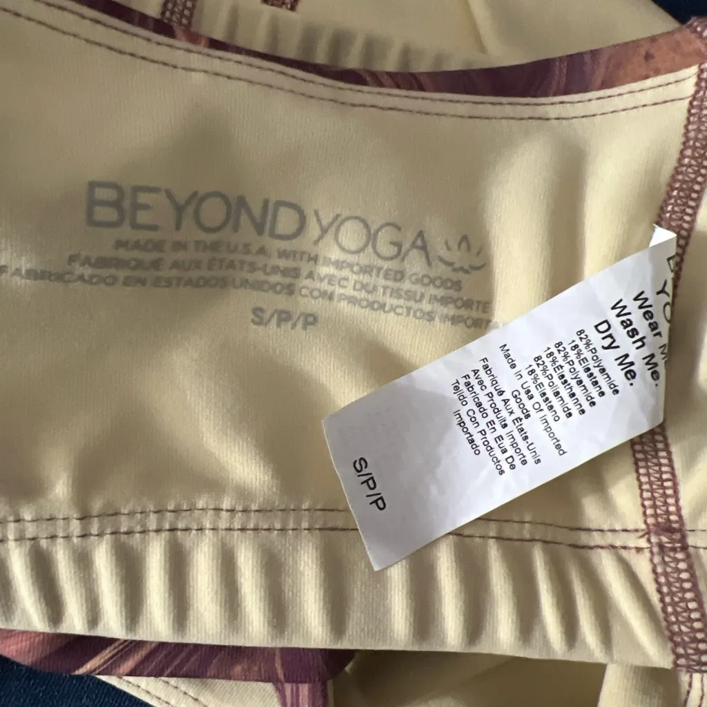 Beyond Yoga Swirled Pattern Crop Top small - Image 2