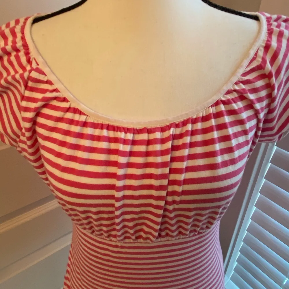 GAP|| Pink/white striped top - Image 2