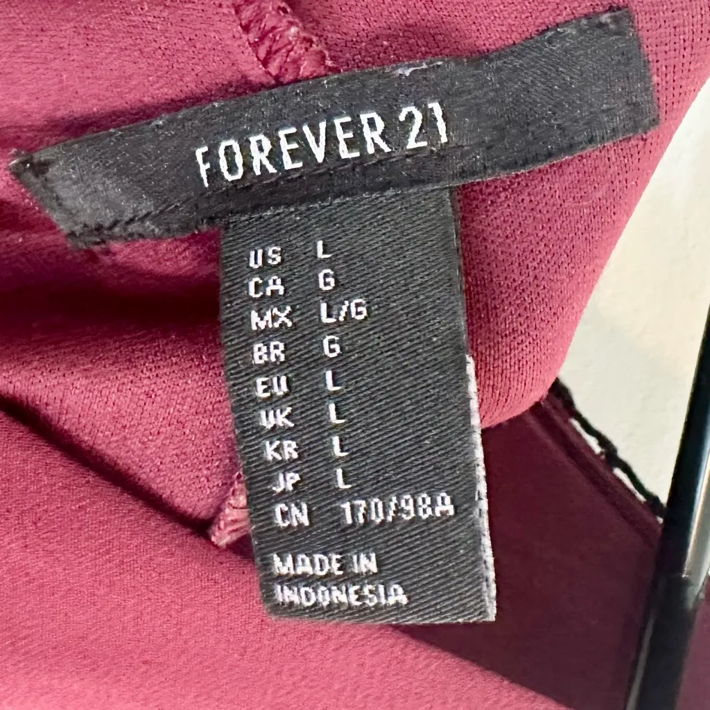 Forever 21 Wine Sleeveless Top with Black Lace Accent - Size: Large - Image 2