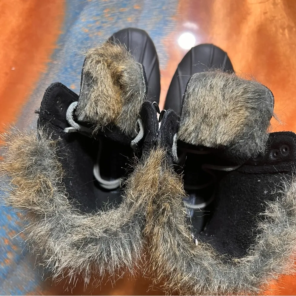 Sperry Saltwater Black Waterproof Duck Boots Faux Fur Trim size 7 - Image 7