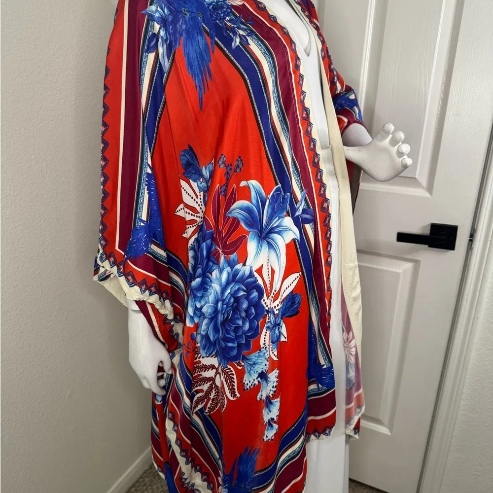 Farm Rio Macaw Red and Blue Geometric duster with Flowing Sleeves. - Image 8