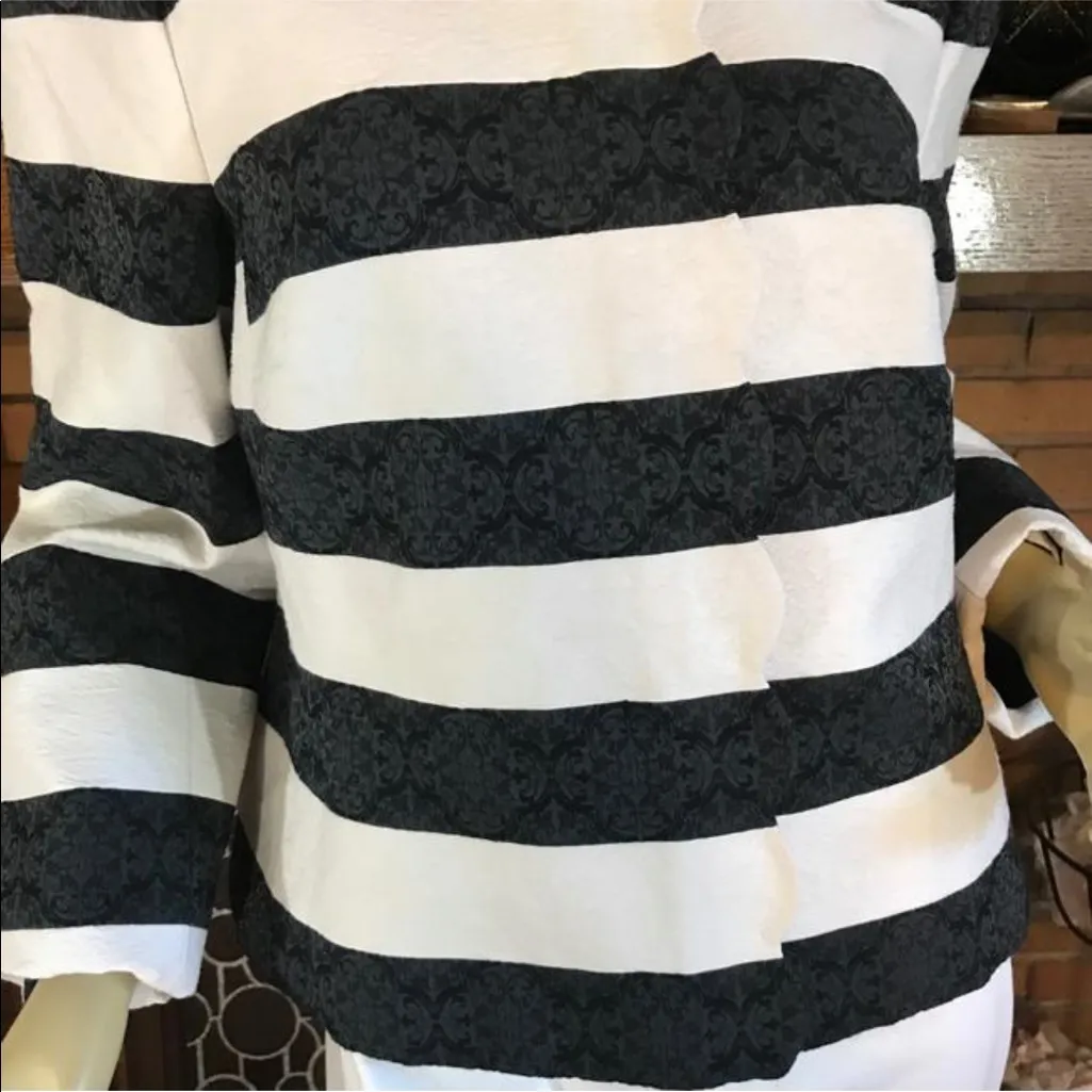 GAP DARK GRAY & WHITE BROCADE STRIPED SCALLOPED BLAZER (14) - Image 7
