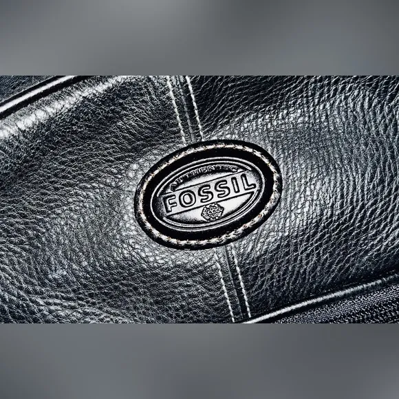 Fossil  Leather Travel Bag - Image 2