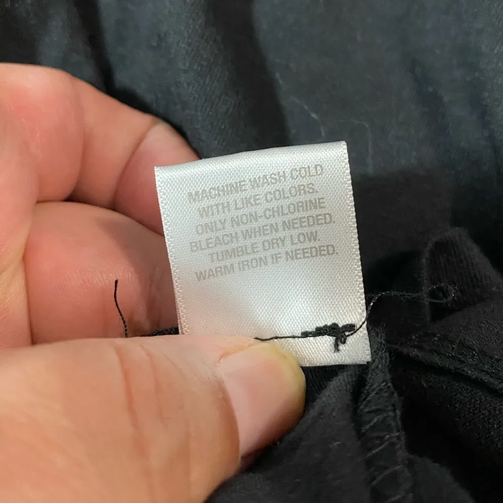 Roz & Ali Black V-Neck Top Size Large - Image 7