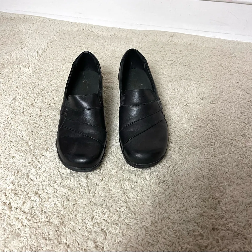Clarks Black Women's Loafers - Image 6