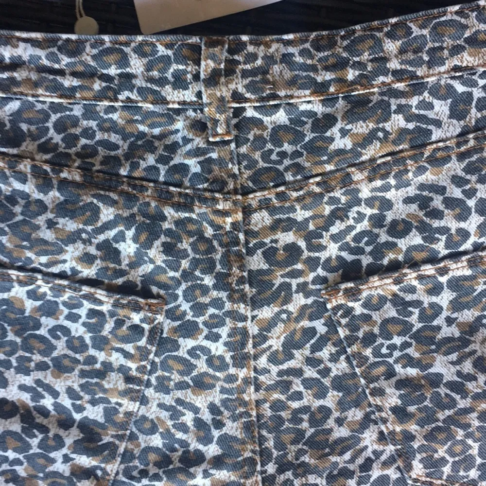 Chelsea & Violet Denim Leopard Print Shorts - Image 8