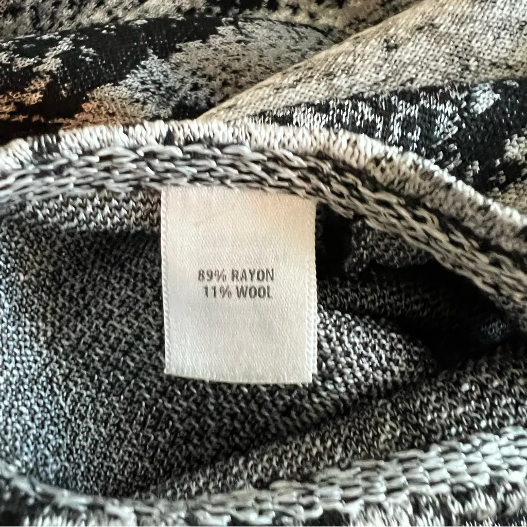 St. John Black and White Raja Snakeprint Pencil Skirt - Image 6