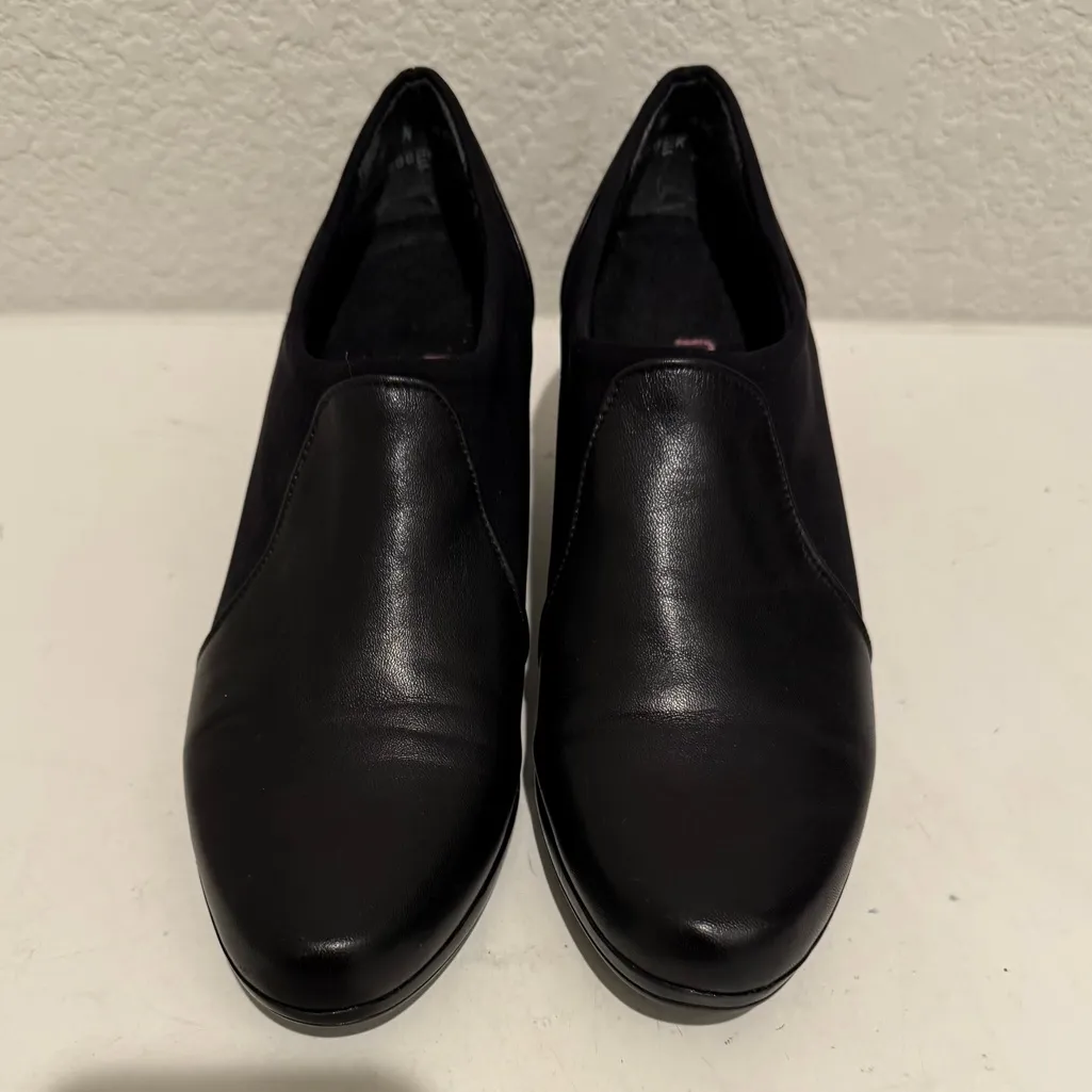 MUNRO Pria Black Kid Leather Chelsea Bootie Pumps Low Heel Slip-On 7 N Narrow - Image 2