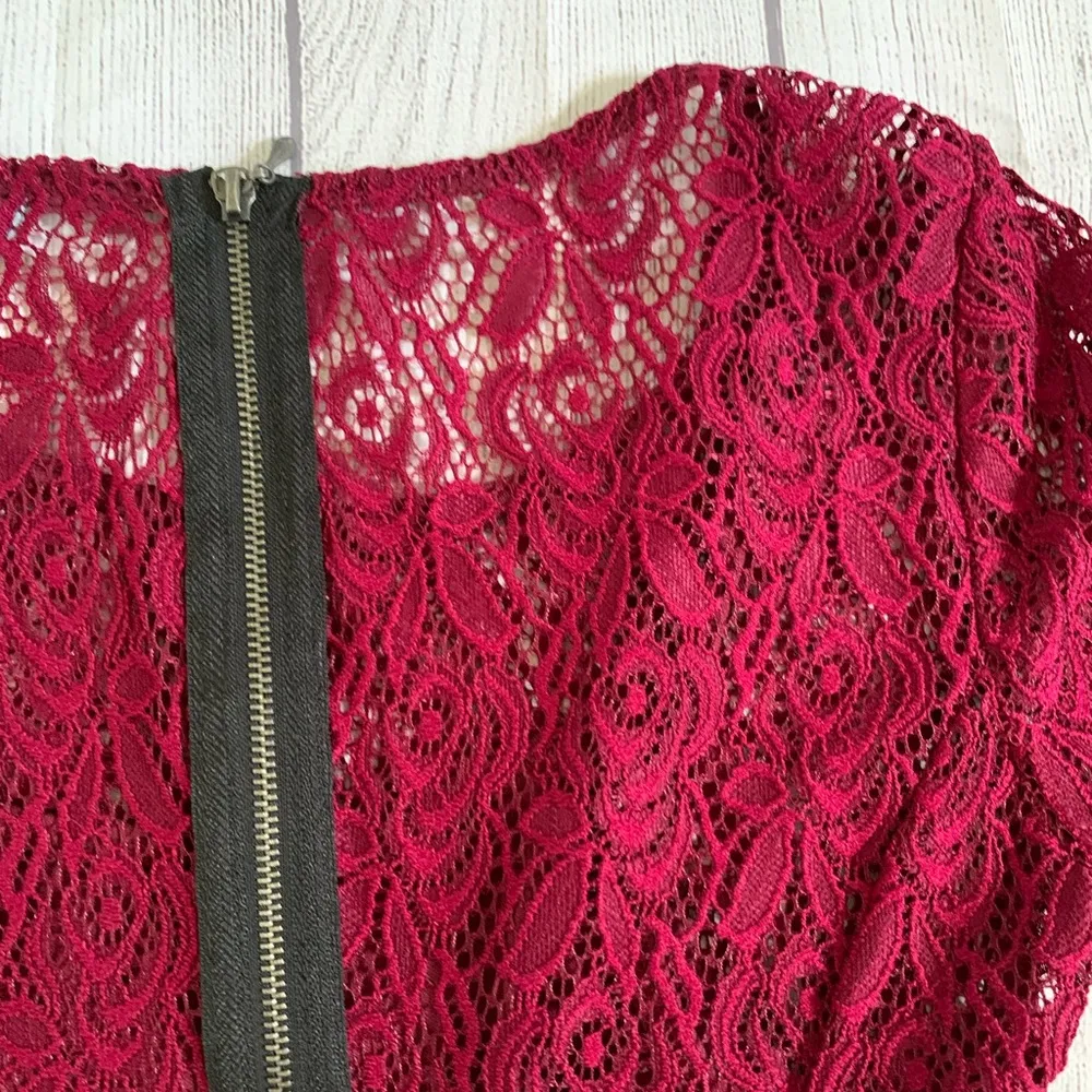 NWT  Juniors' Burgundy Lace Illusion A-Line Dress in Size XXS - Image 6