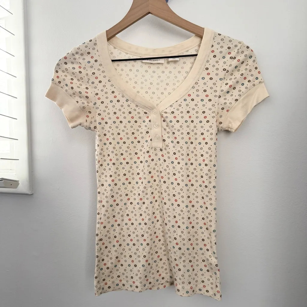 Y2K Medium Henley Short Sleeve Tee Floral Cream Dainty Cottage Preppy - Image 2