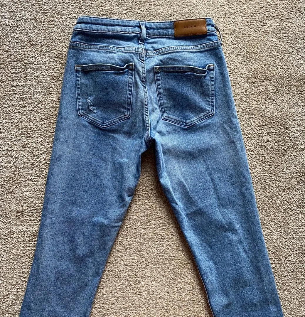 Light Wash Cropped Denim Jeans Blue Size 26 - Image 5