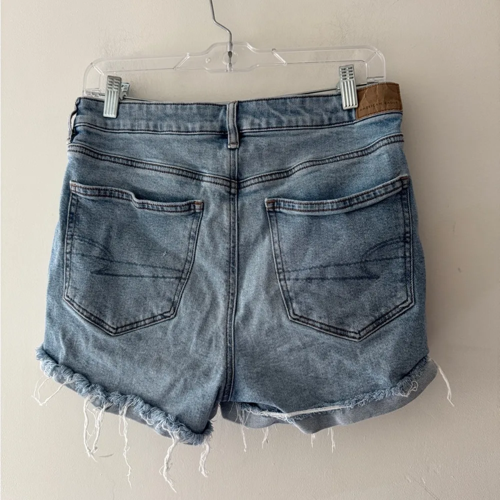 American Eagle Strigid Mom Jean Denim Shorts - Image 3