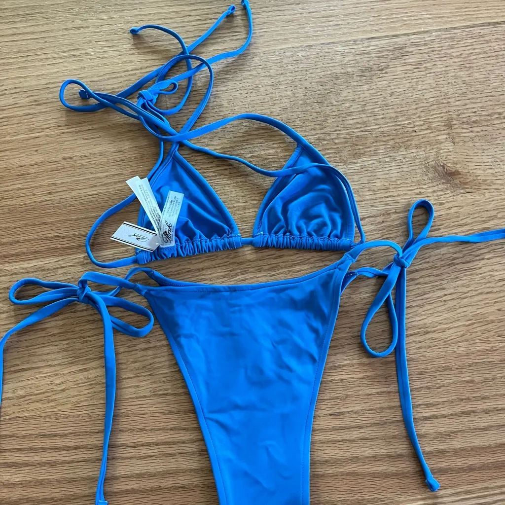 Frankie’s bikinis blue set - Image 4