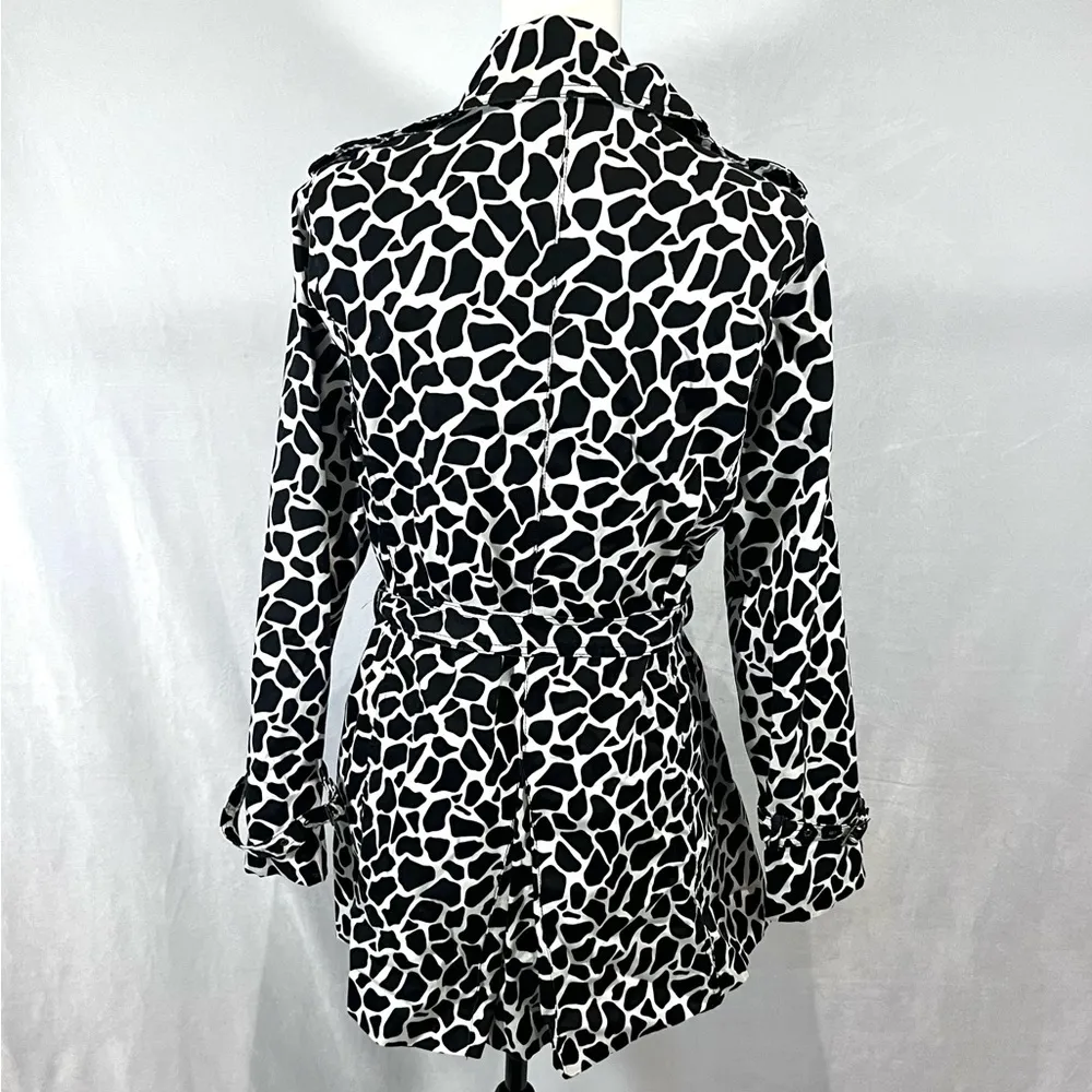 Black and white giraffe animal print trench coat size medium - Image 6