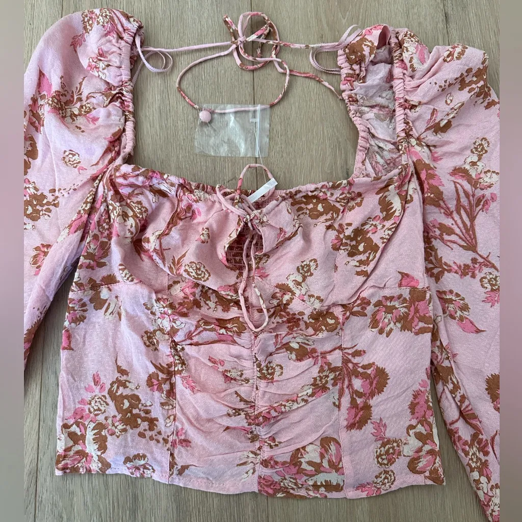 NWT *plastic* Hilary Print Keyhole Neck Top - Image 6