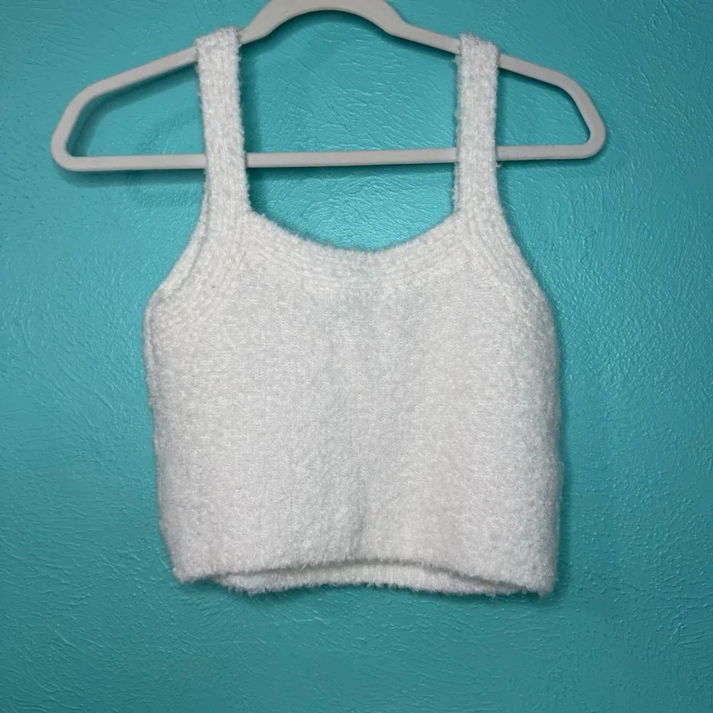Abercrombie and Fitch Lounge Collection Women's
Lounge Bounce Tank Cream - Image 4