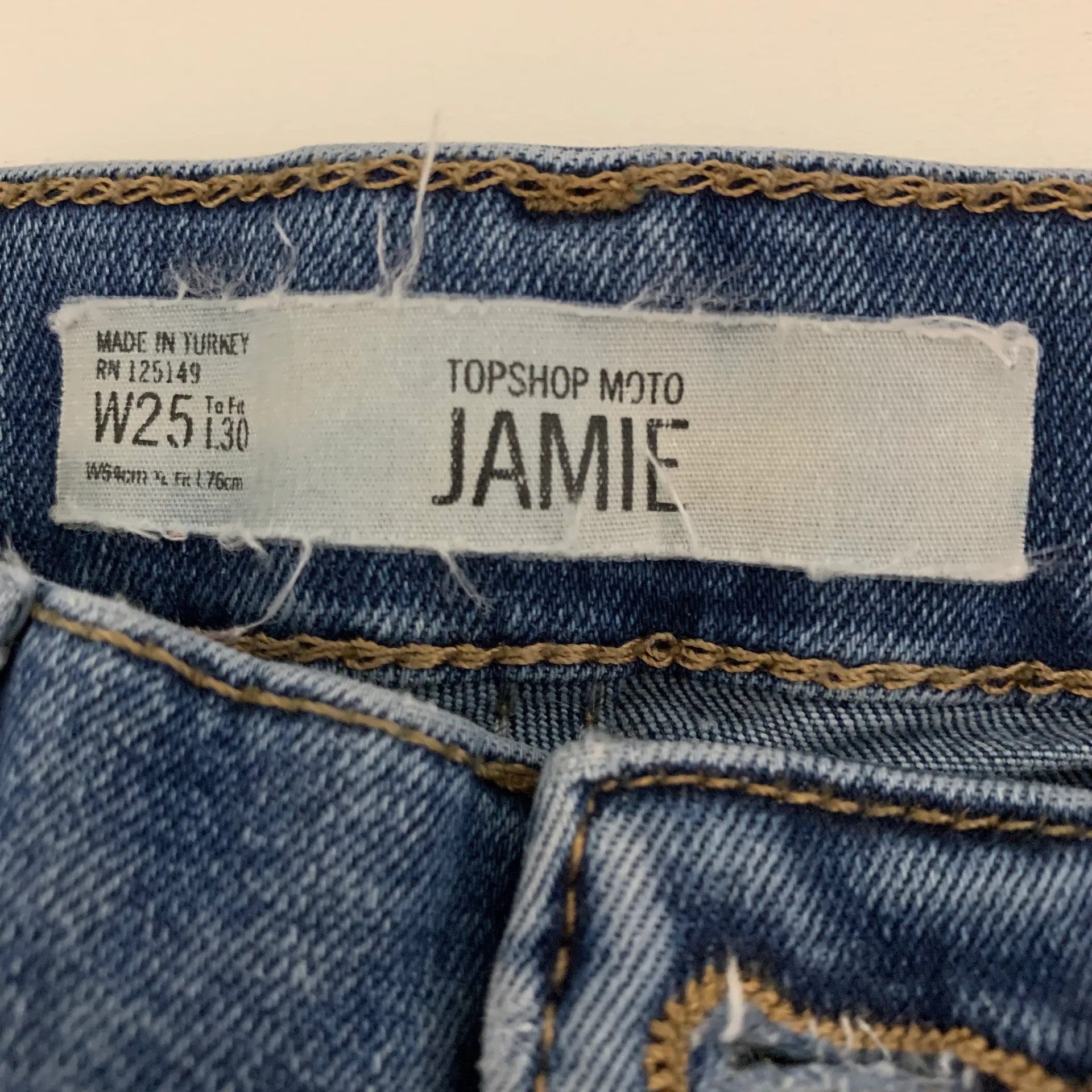 Moto Jamie Skinny Ripped Distressed Jeans - Image 9