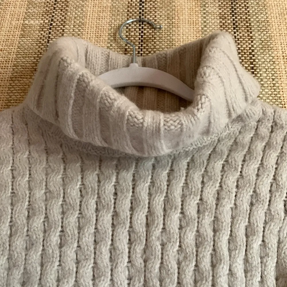 Woolrich Size M Petite Sweater Turtleneck Lambswool Beige Fall Winter Women’s - Image 3