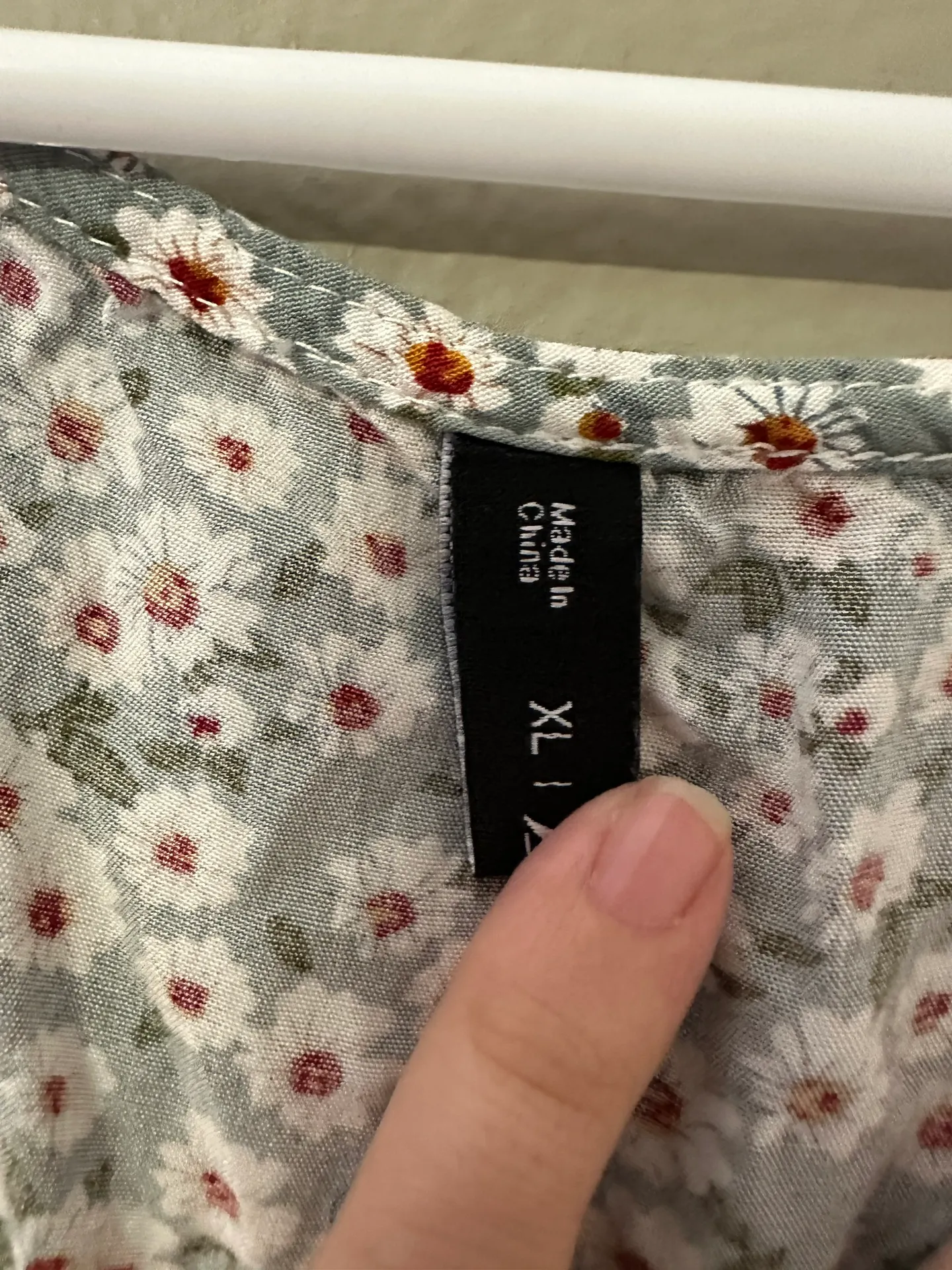 Floral Blouse Size L - Image 6