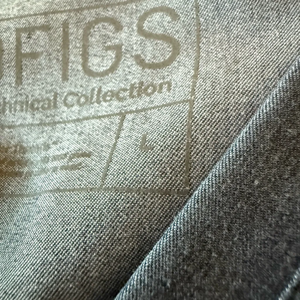 FIGS Technical Collection One Pocket Scrub Top Short Sleeve Shirt Women’s Large - Image 2