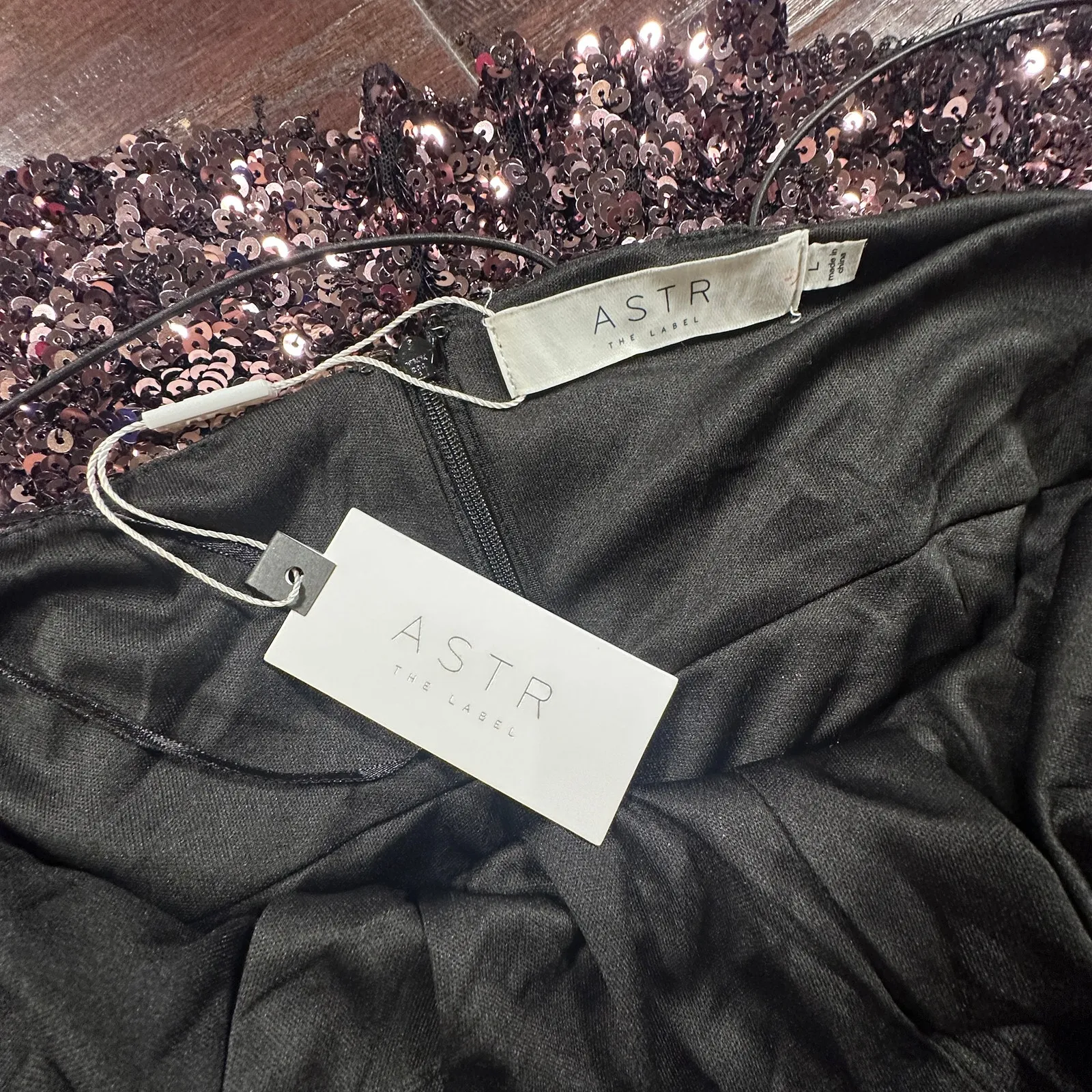 NWT ASTR The Label Sequin Rose Pink (Bronze) and Black Mini Dress Size Large - Image 4