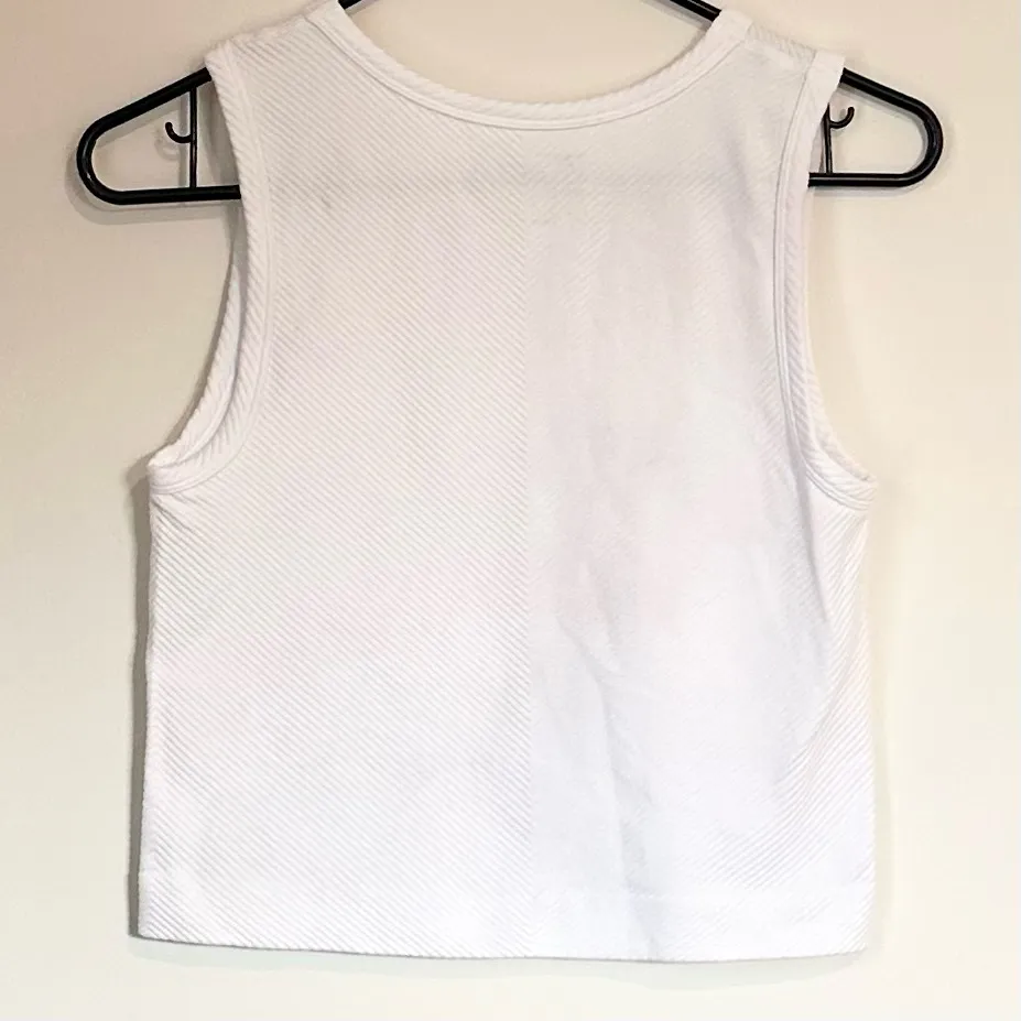 Z by Zella White Ribbed Cropped Tank Top - Size: Large - Image 3