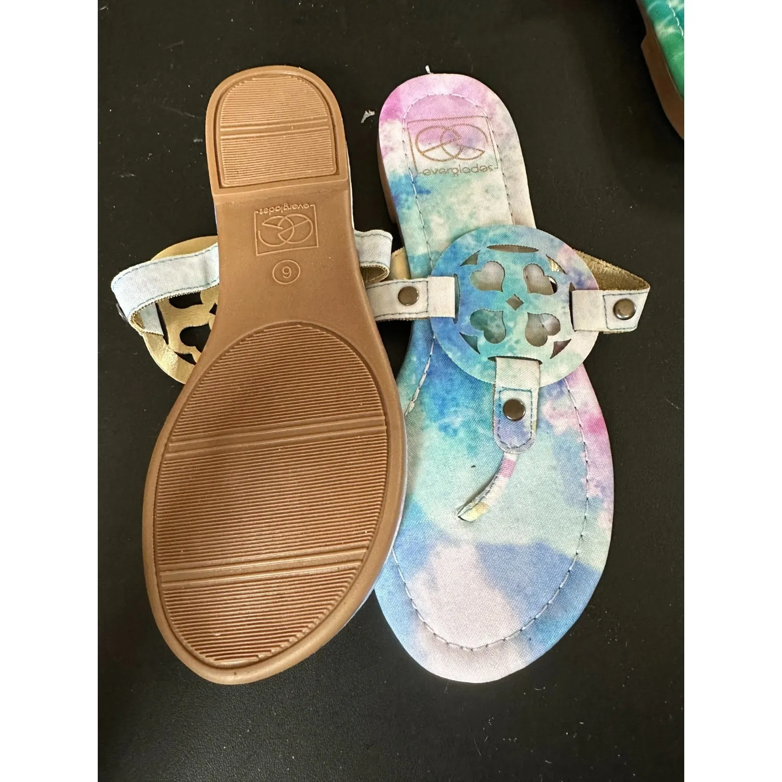 Everglades Purple and Blue Patterned Flip Flops in 9 NWOB - Image 2