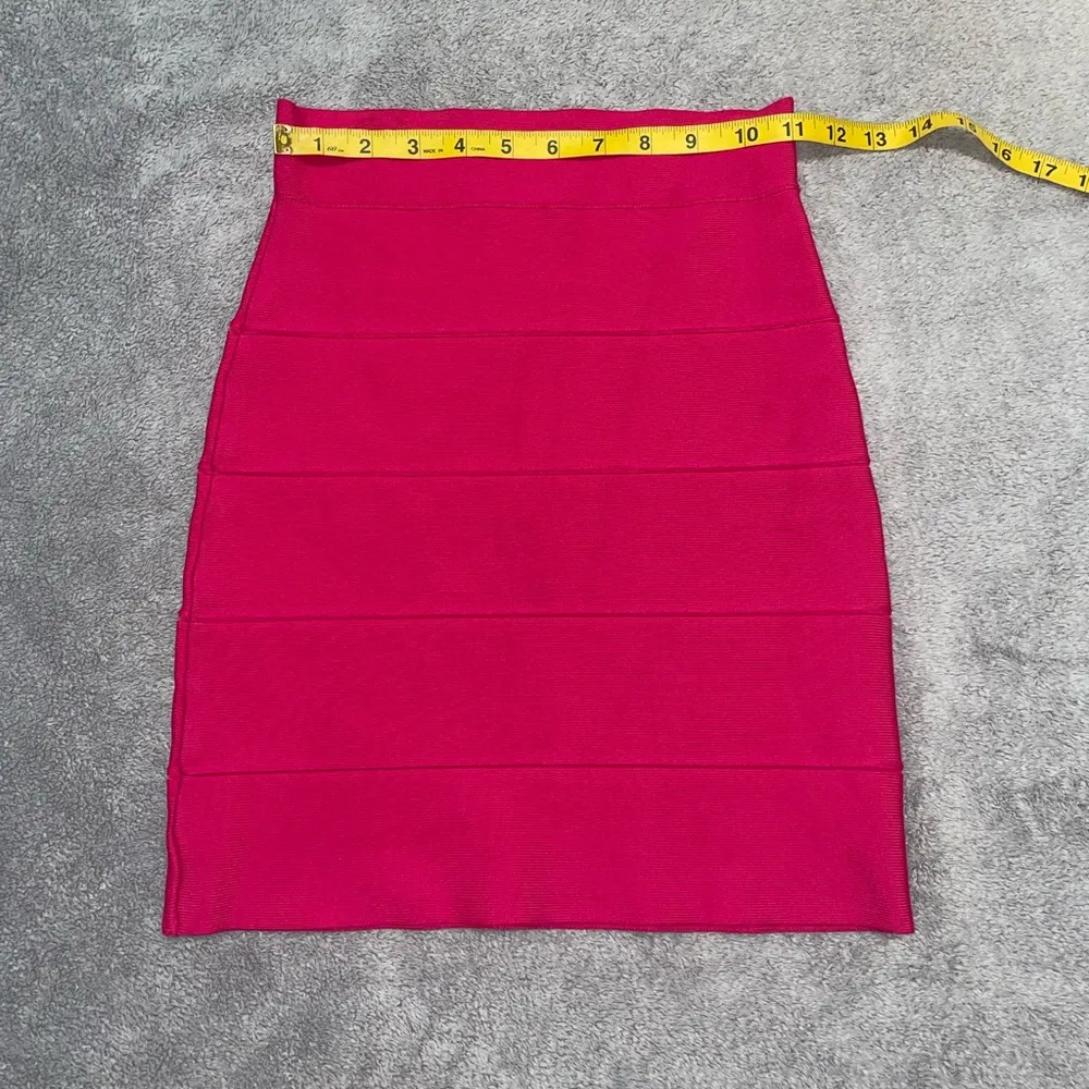 BCBGMAXAZRIA Simone bandage pencil skirt size small - Image 4