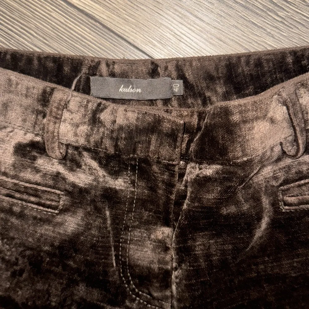Italian rich colored brown velvet trousers by Kulson size 40 is a us size 8 - Image 5
