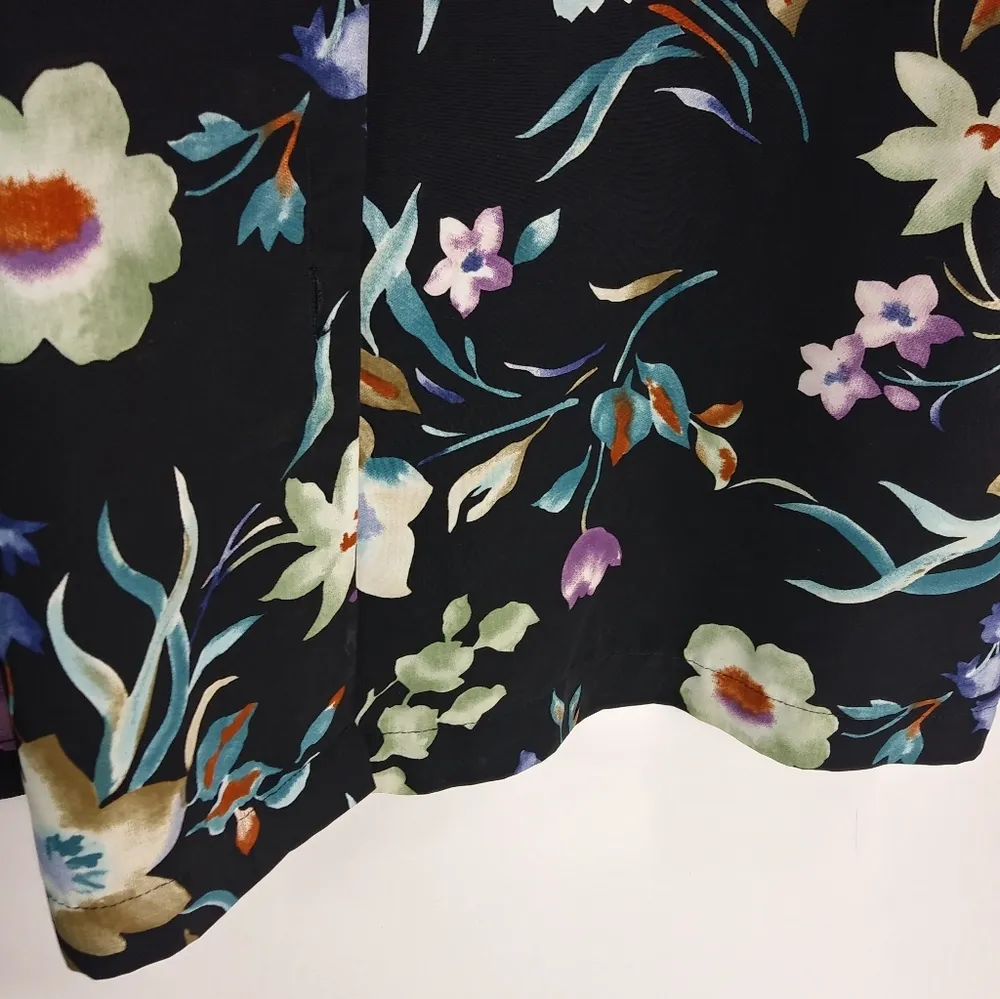 Jaclyn Smith 26 Short Sleeved Black All Over Floral Button Up Top Plus - Image 6