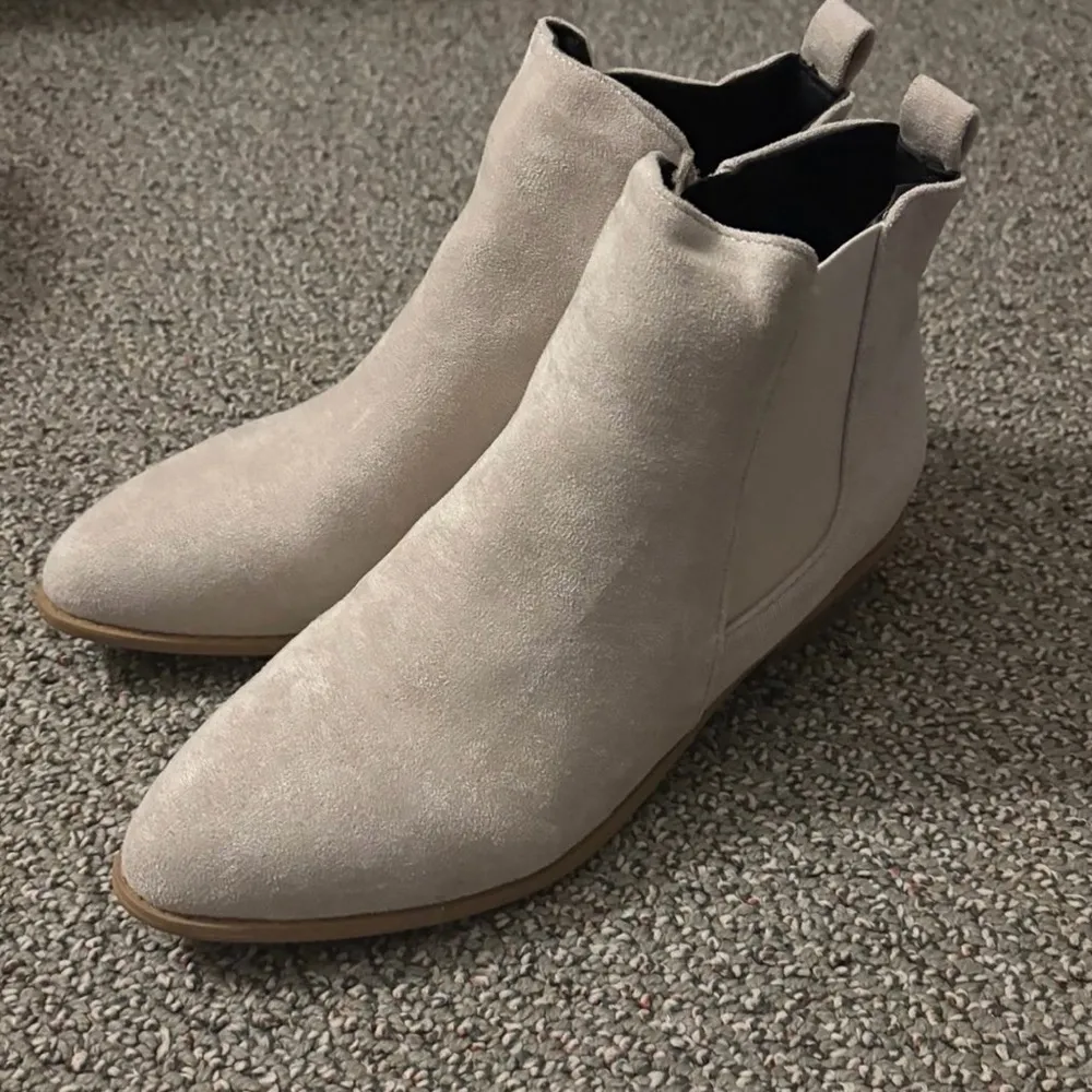 SheIn  Cream Ankle Booties with Elastic Panels - Image 2