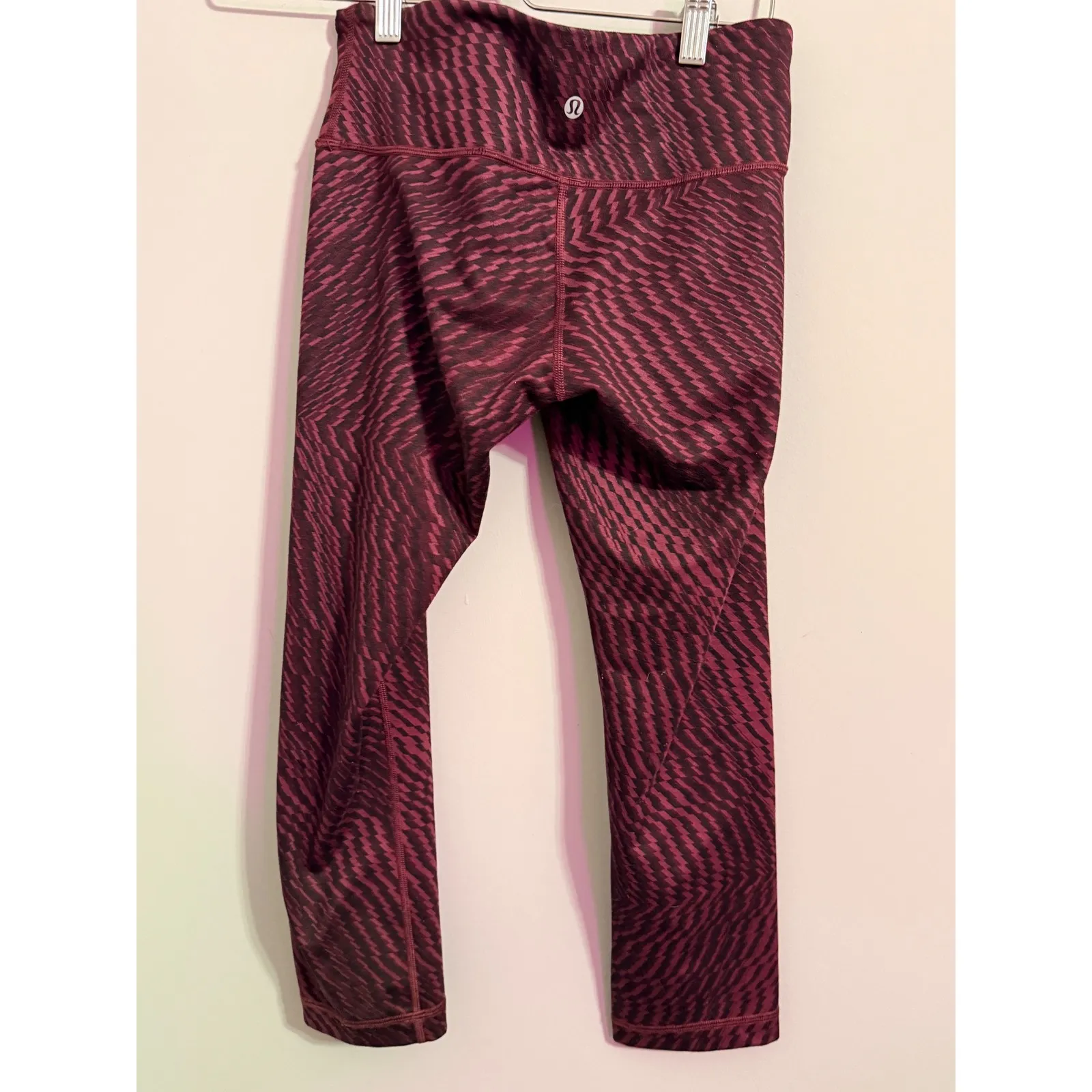 Lululemon Athletica Activewear Leggings Womens Size 6 Burgundy Zebra Print - Image 5